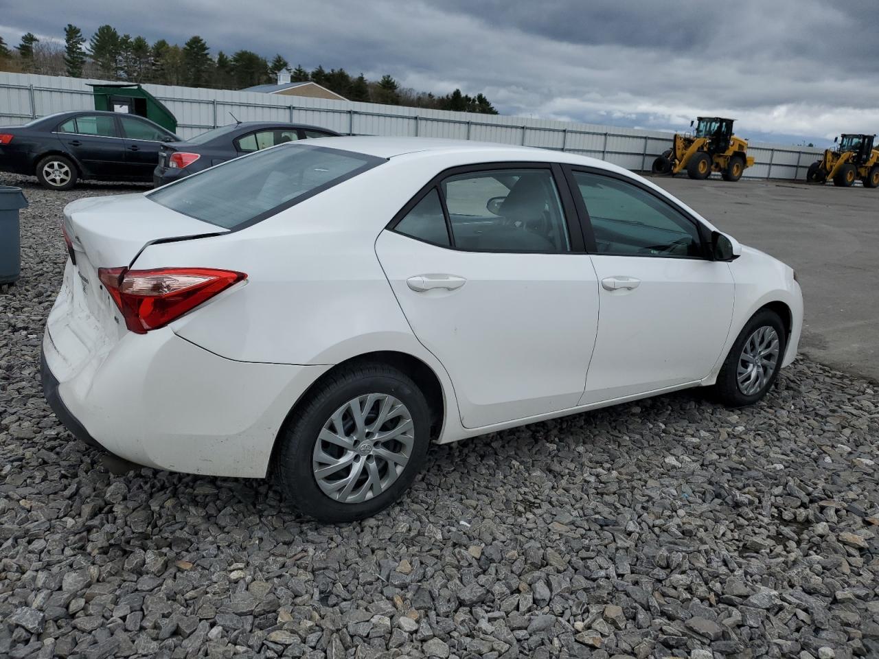 Photo 2 VIN: 2T1BURHE5KC130785 - TOYOTA COROLLA 