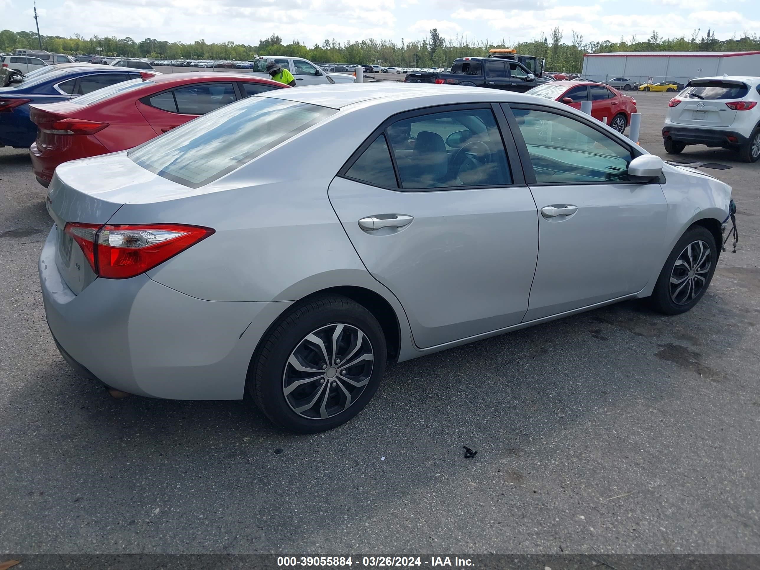 Photo 3 VIN: 2T1BURHE6FC358865 - TOYOTA COROLLA 