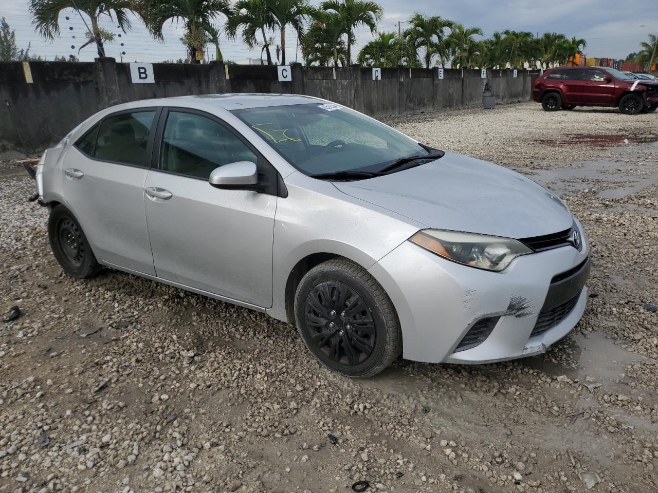 Photo 3 VIN: 2T1BURHE6FC439803 - TOYOTA COROLLA 