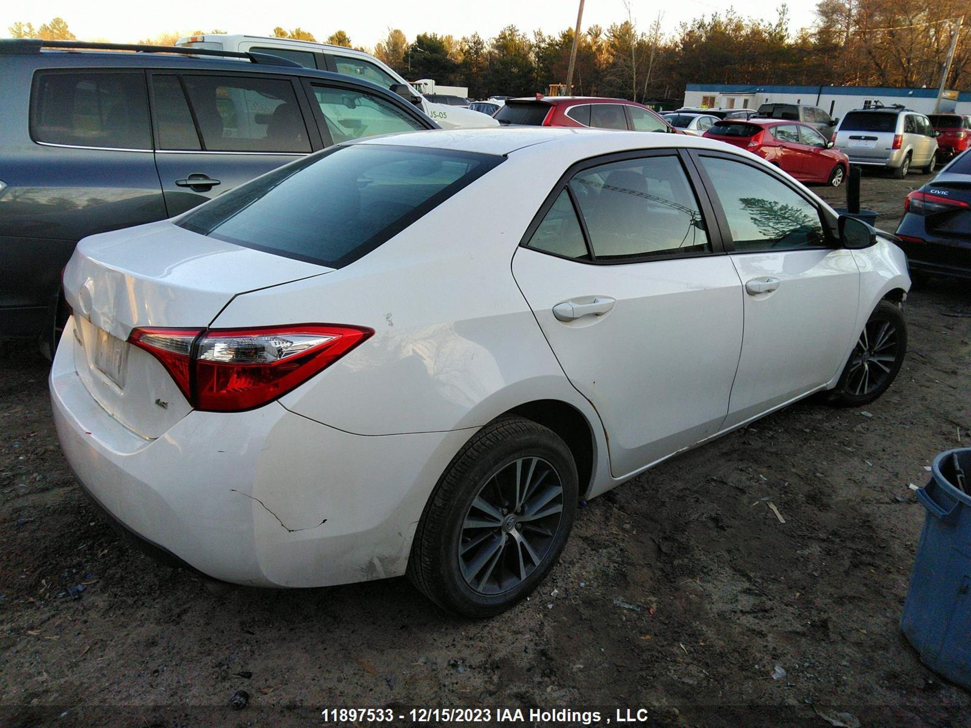 Photo 3 VIN: 2T1BURHE6GC681329 - TOYOTA COROLLA 