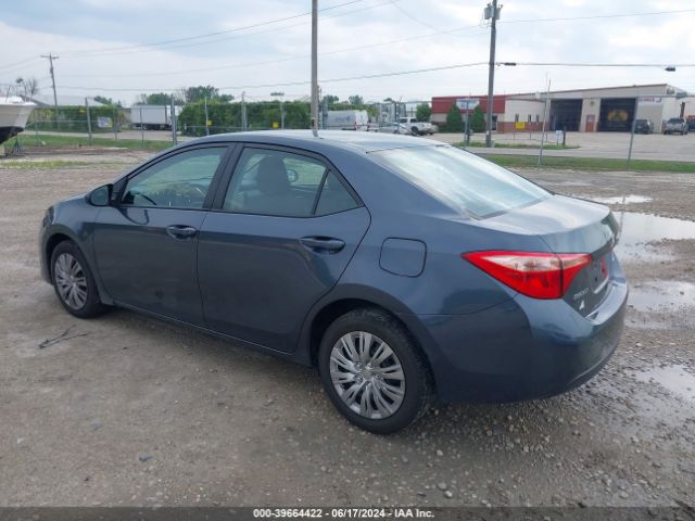 Photo 2 VIN: 2T1BURHE6JC036171 - TOYOTA COROLLA 