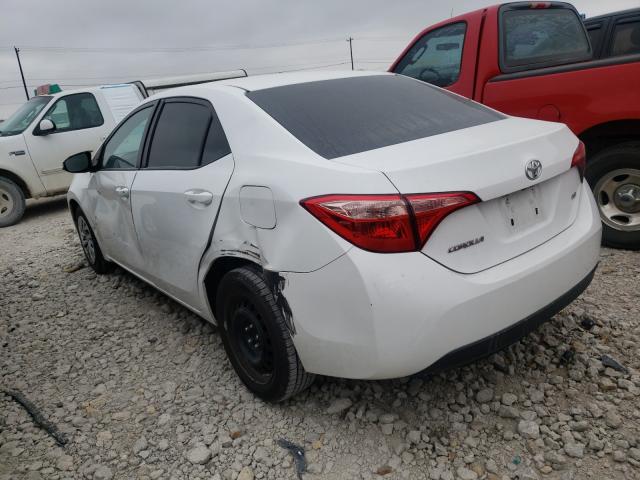 Photo 2 VIN: 2T1BURHE6JC060051 - TOYOTA COROLLA L 