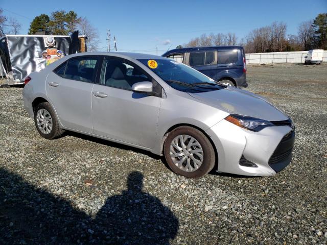 Photo 3 VIN: 2T1BURHE6JC122760 - TOYOTA COROLLA L 