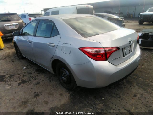 Photo 2 VIN: 2T1BURHE6JC973747 - TOYOTA COROLLA 