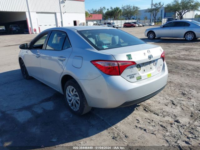 Photo 2 VIN: 2T1BURHE6KC204067 - TOYOTA COROLLA 