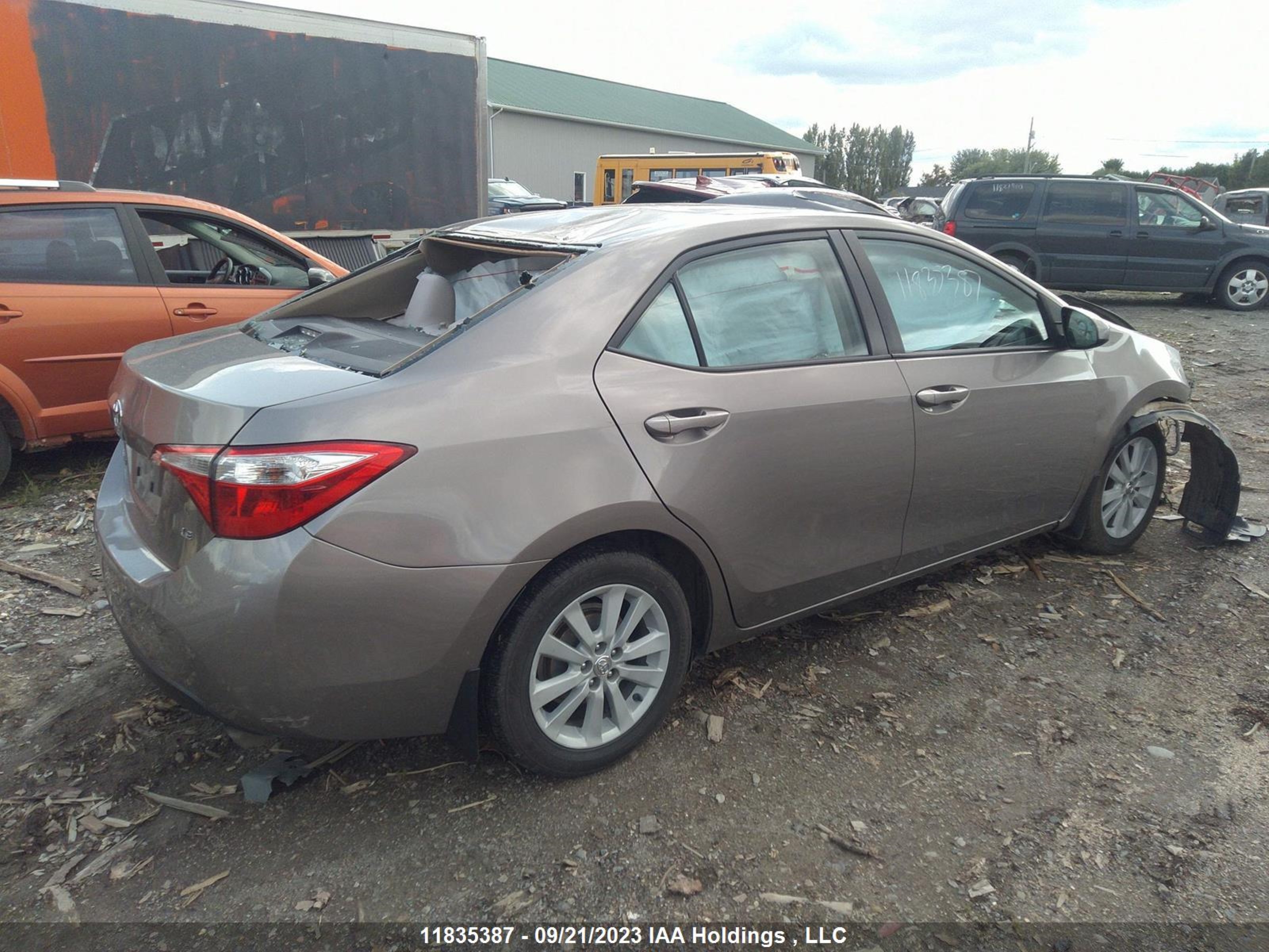 Photo 3 VIN: 2T1BURHE7EC007235 - TOYOTA COROLLA 