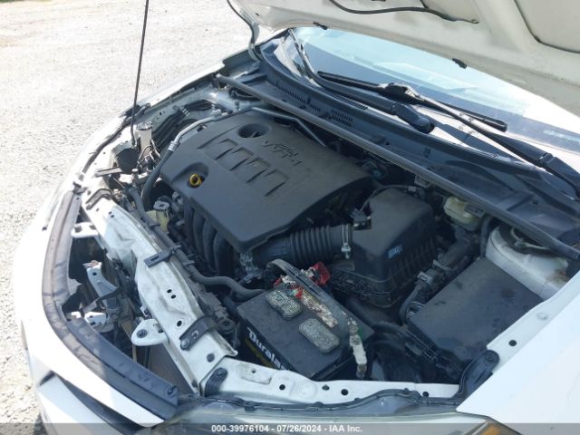 Photo 9 VIN: 2T1BURHE7JC029486 - TOYOTA COROLLA 