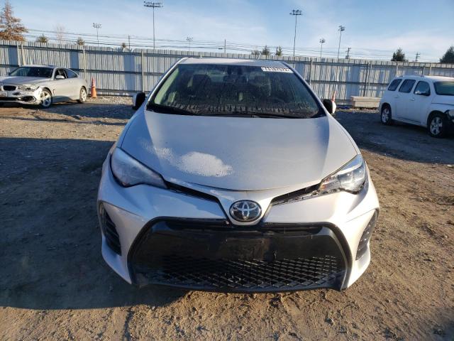 Photo 4 VIN: 2T1BURHE7JC035949 - TOYOTA COROLLA L 