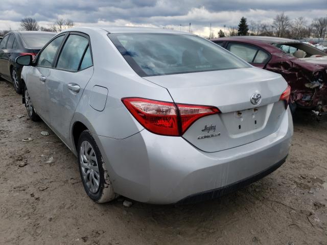 Photo 2 VIN: 2T1BURHE7JC051438 - TOYOTA COROLLA L 