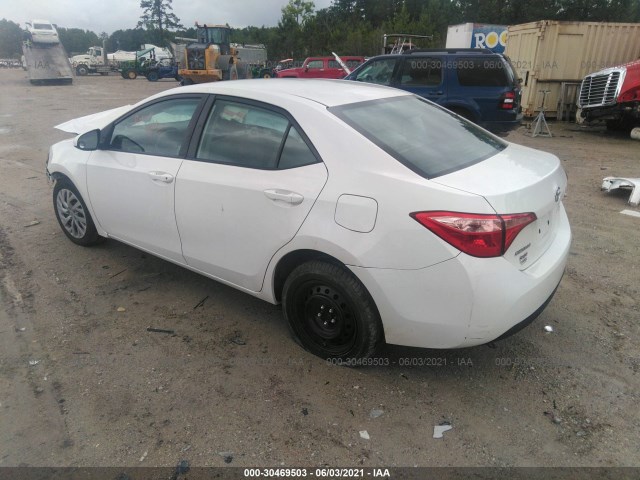 Photo 2 VIN: 2T1BURHE7JC056672 - TOYOTA COROLLA 