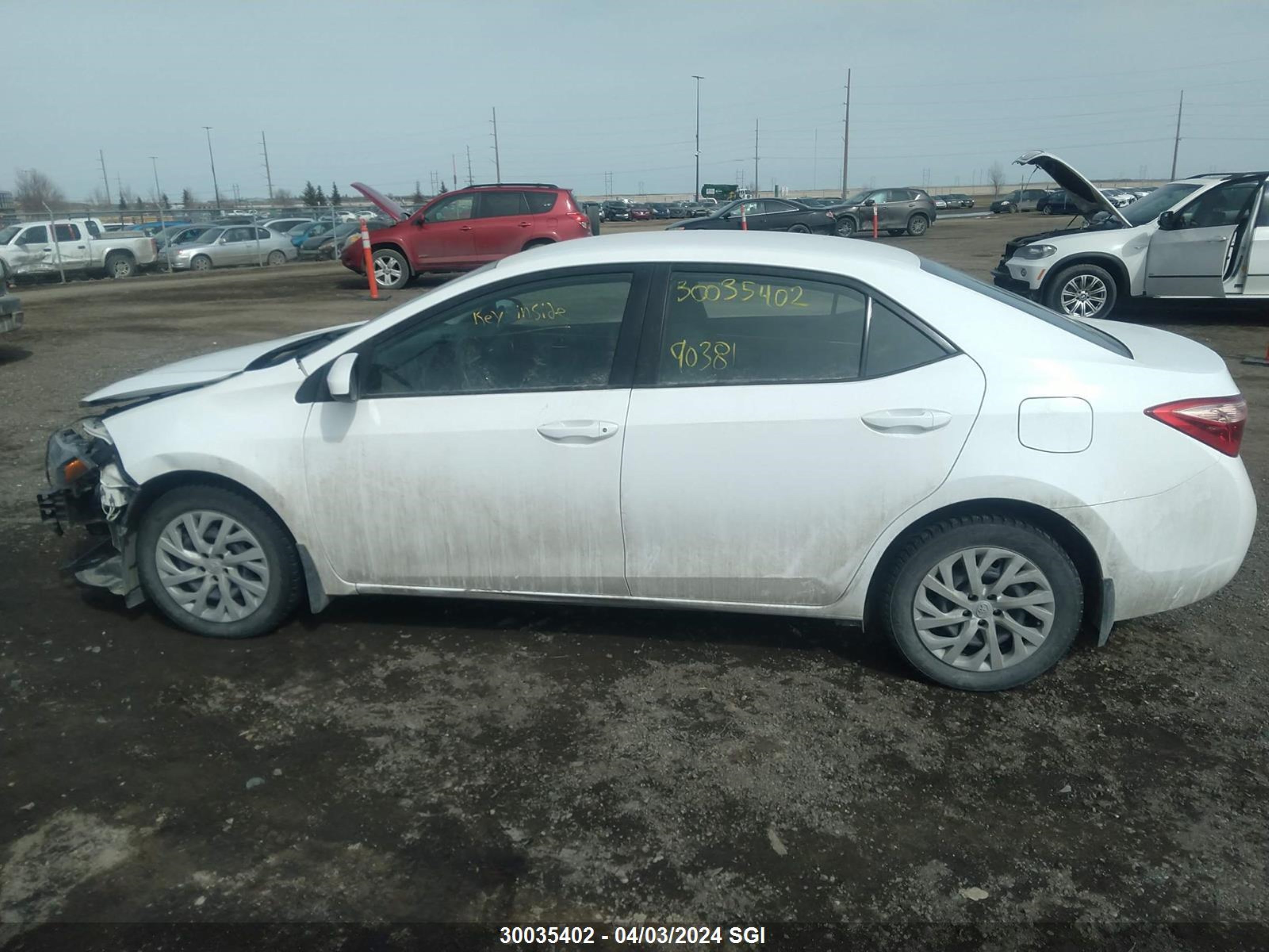 Photo 14 VIN: 2T1BURHE7JC061273 - TOYOTA COROLLA 