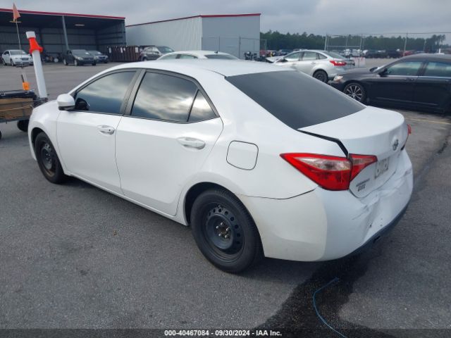 Photo 2 VIN: 2T1BURHE7JC065369 - TOYOTA COROLLA 