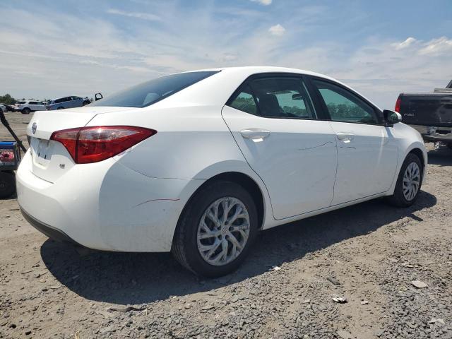 Photo 2 VIN: 2T1BURHE7JC077957 - TOYOTA COROLLA L 