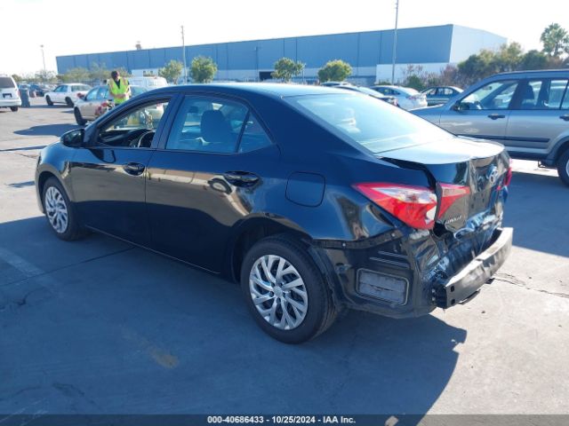 Photo 2 VIN: 2T1BURHE7JC093883 - TOYOTA COROLLA 