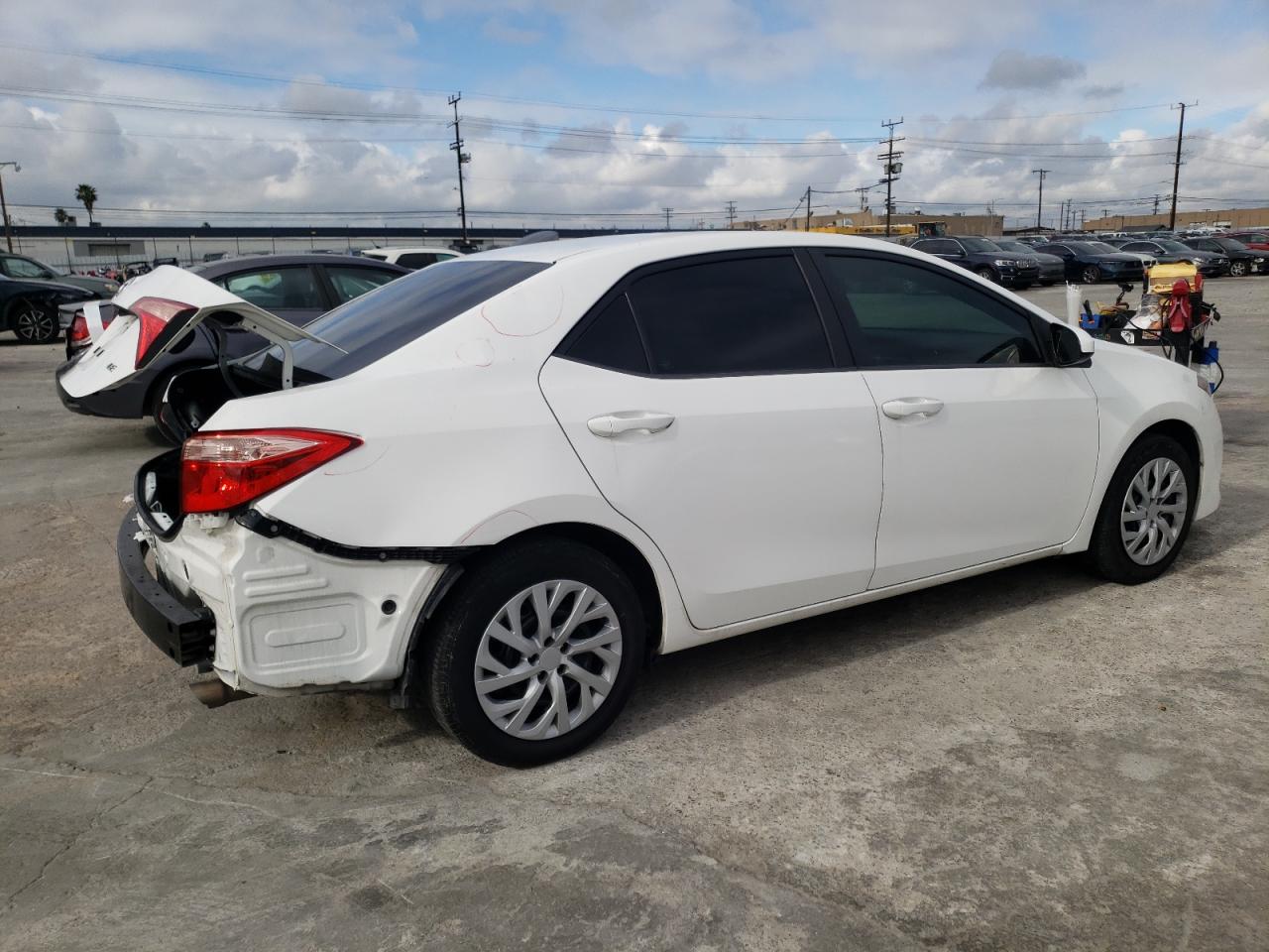 Photo 2 VIN: 2T1BURHE7KC149564 - TOYOTA COROLLA 