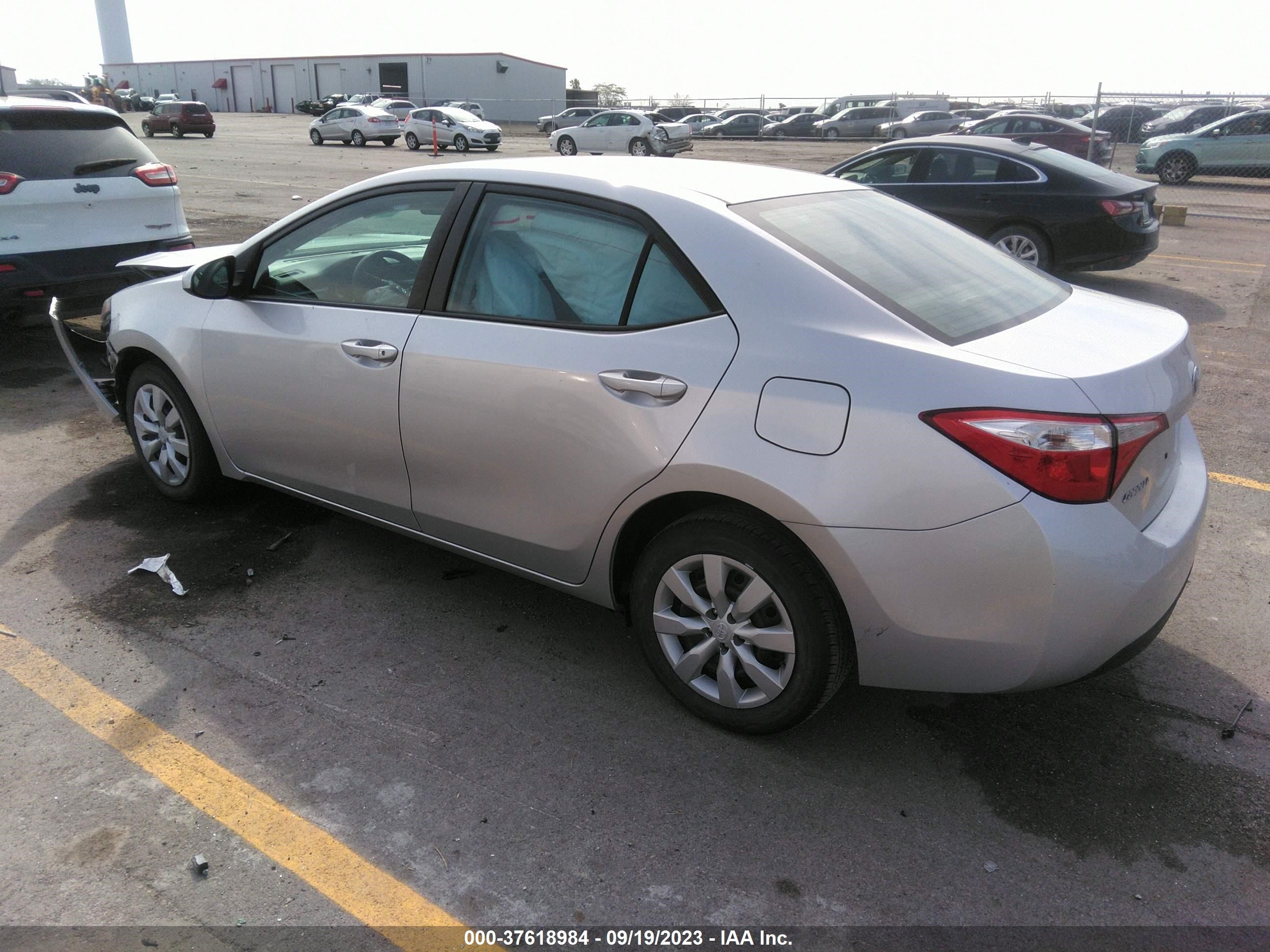 Photo 2 VIN: 2T1BURHE8FC255172 - TOYOTA COROLLA 