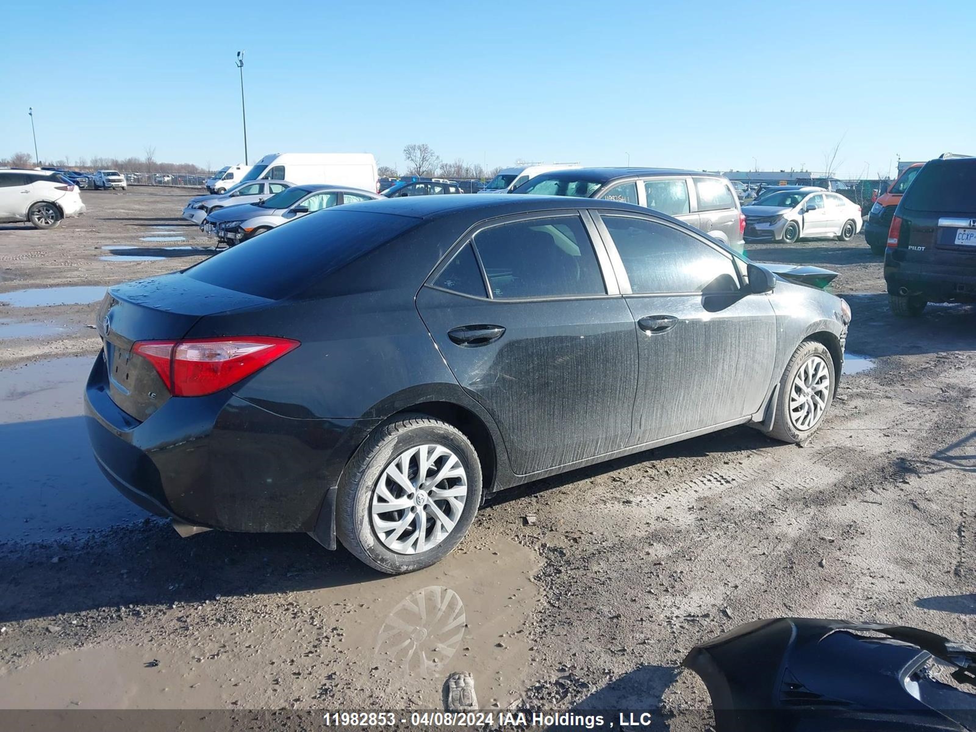 Photo 3 VIN: 2T1BURHE8JC056941 - TOYOTA COROLLA 