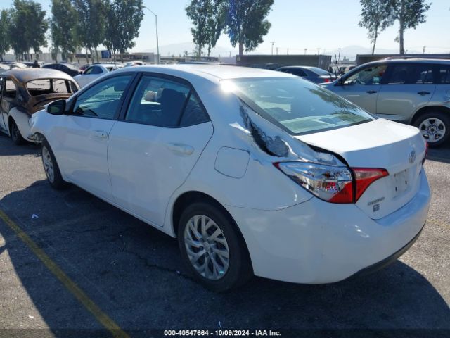 Photo 2 VIN: 2T1BURHE8JC069155 - TOYOTA COROLLA 