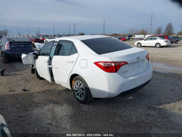 Photo 2 VIN: 2T1BURHE8JC092919 - TOYOTA COROLLA 