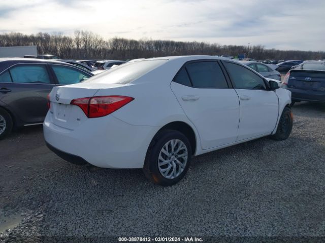 Photo 3 VIN: 2T1BURHE8JC092919 - TOYOTA COROLLA 