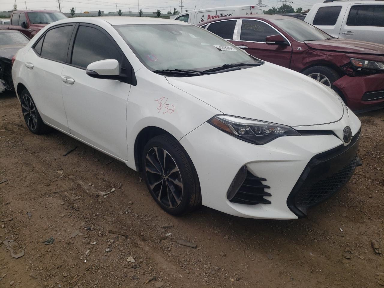 Photo 3 VIN: 2T1BURHE8JC103532 - TOYOTA COROLLA 