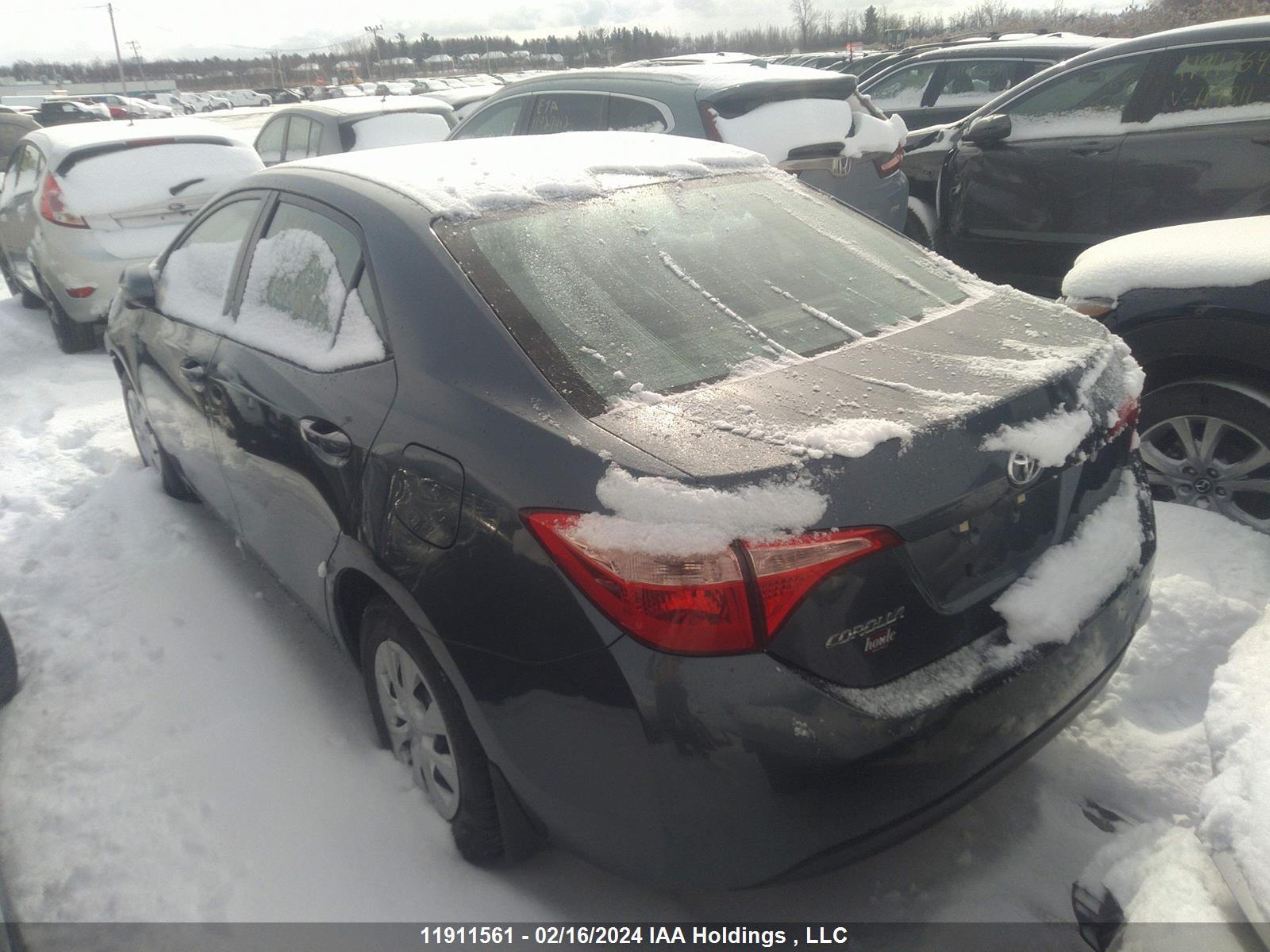 Photo 2 VIN: 2T1BURHE8JC103773 - TOYOTA COROLLA 