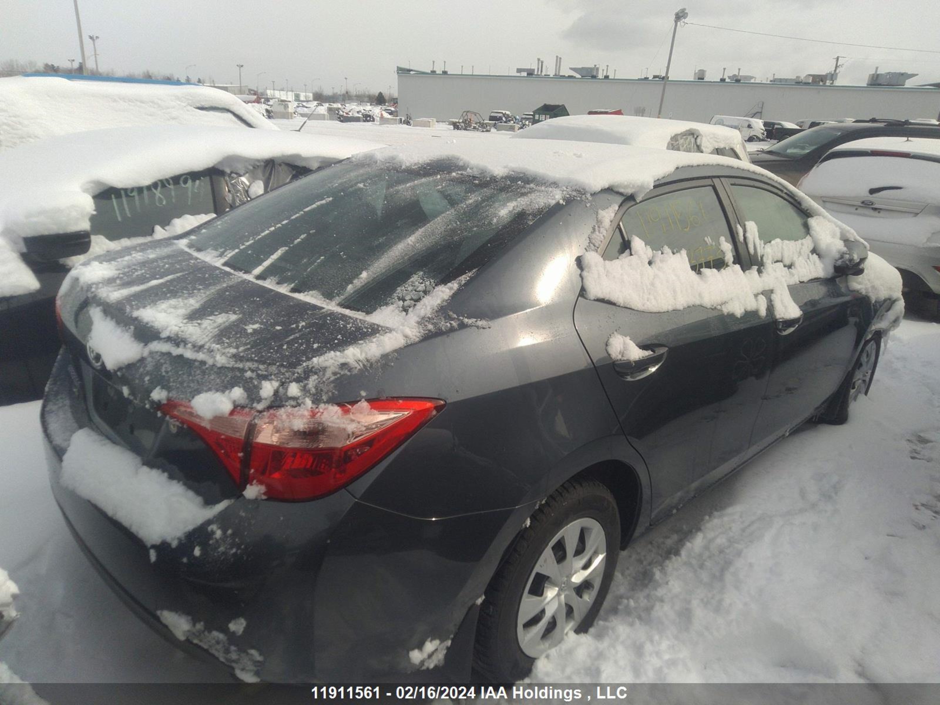 Photo 3 VIN: 2T1BURHE8JC103773 - TOYOTA COROLLA 