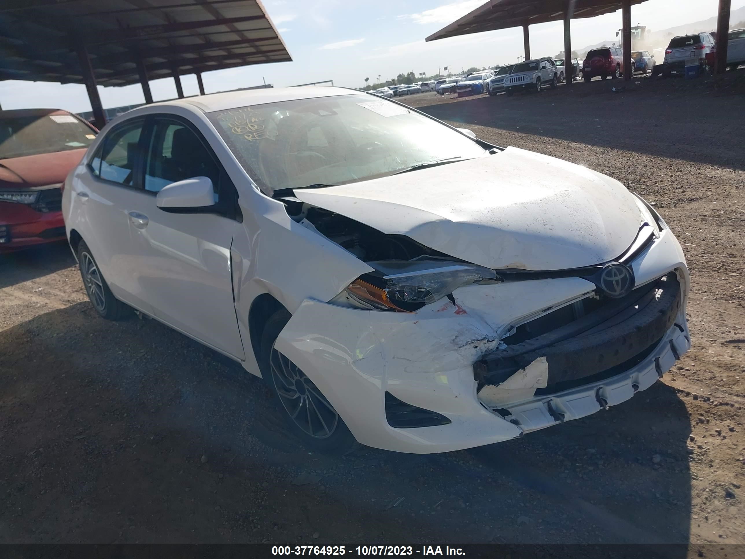 Photo 0 VIN: 2T1BURHE8JC110688 - TOYOTA COROLLA 