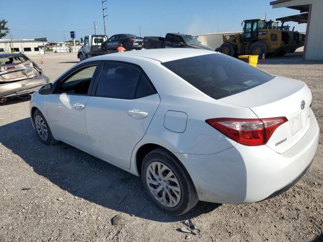 Photo 1 VIN: 2T1BURHE8JC111050 - TOYOTA COROLLA L 