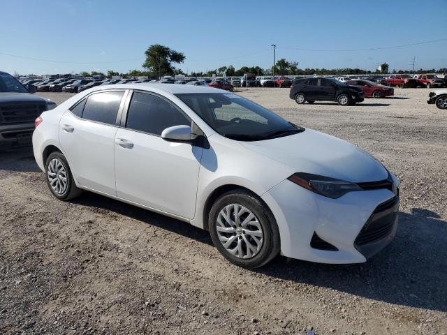 Photo 3 VIN: 2T1BURHE8JC111050 - TOYOTA COROLLA L 