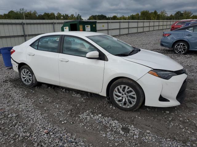 Photo 3 VIN: 2T1BURHE8JC121903 - TOYOTA COROLLA L 