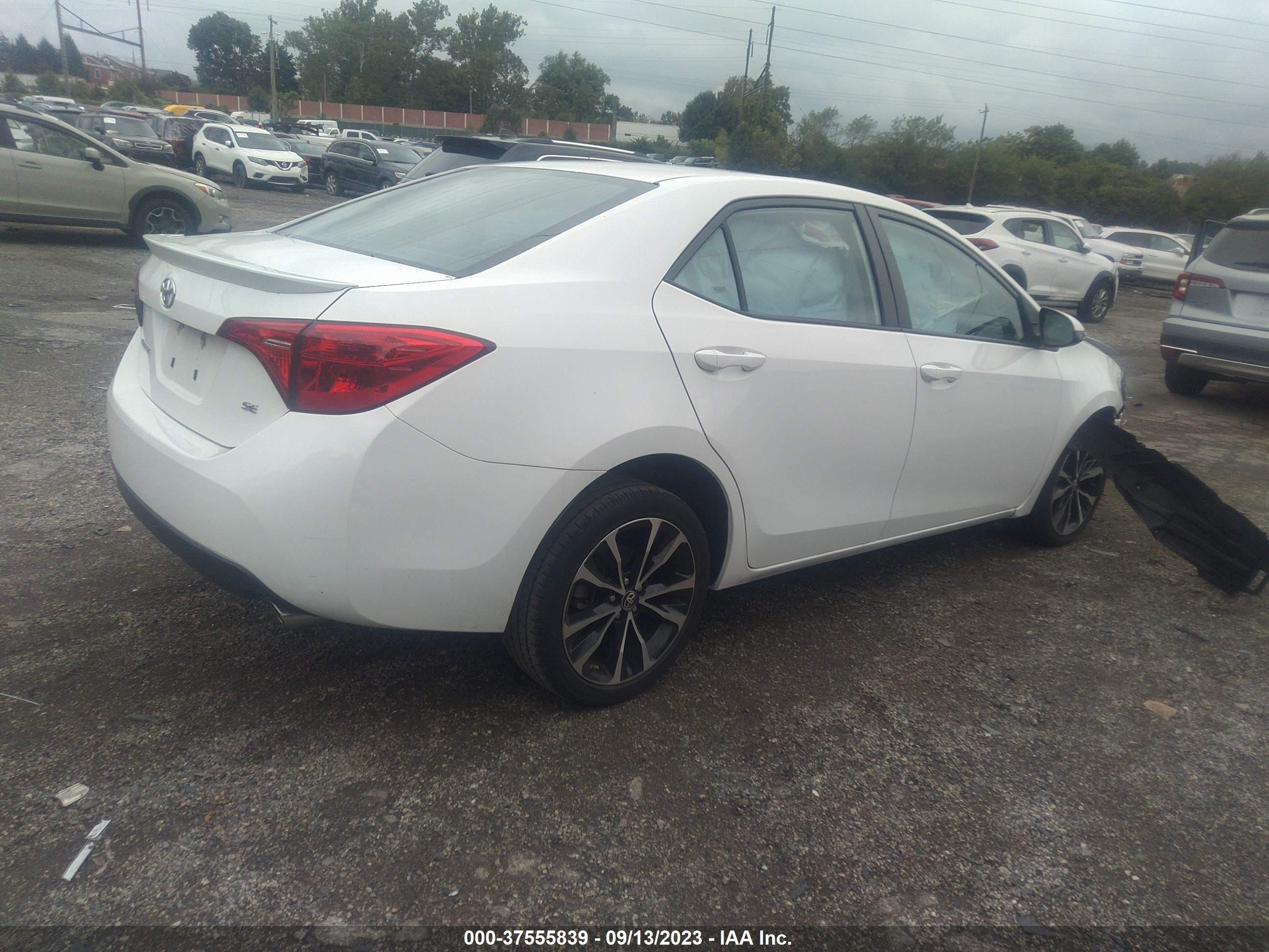 Photo 3 VIN: 2T1BURHE8KC175171 - TOYOTA COROLLA 