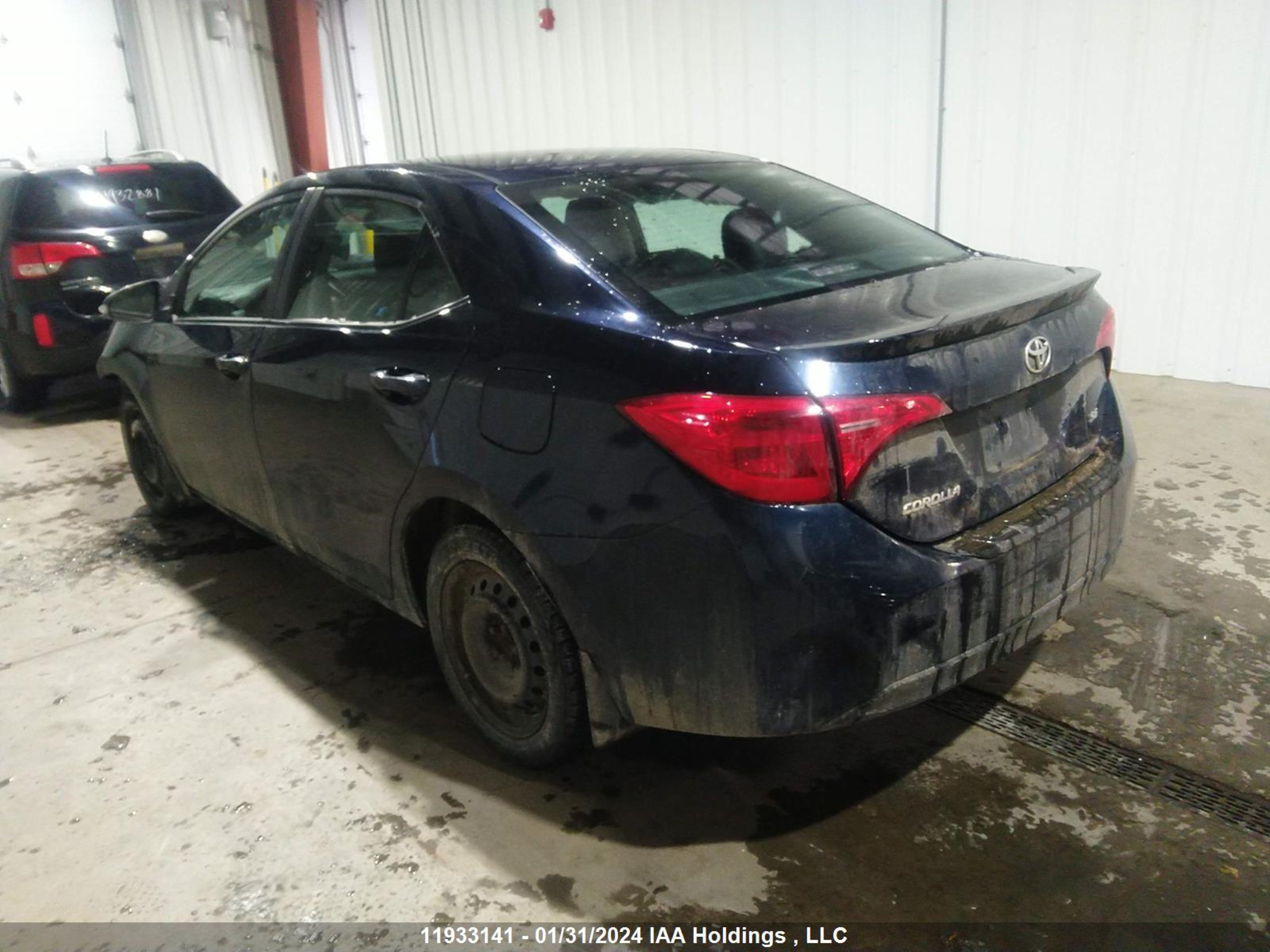 Photo 2 VIN: 2T1BURHE8KC179950 - TOYOTA COROLLA 