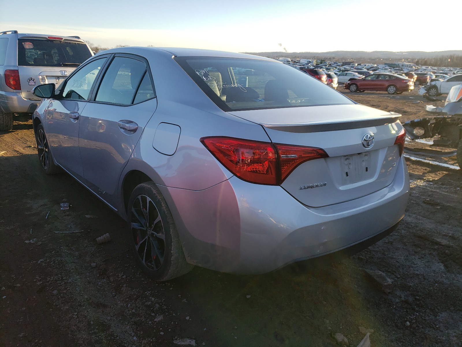 Photo 2 VIN: 2T1BURHE8KC238379 - TOYOTA COROLLA L 