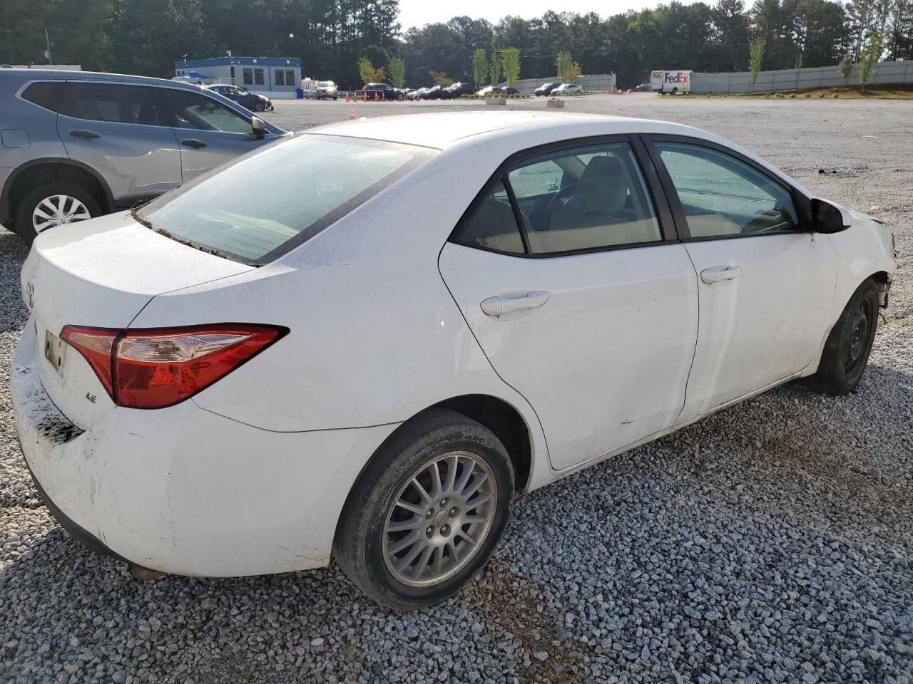 Photo 2 VIN: 2T1BURHE9HC758812 - TOYOTA COROLLA L 