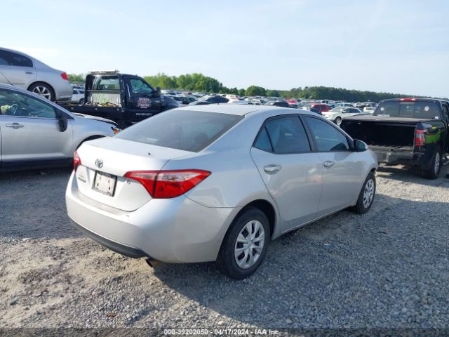 Photo 3 VIN: 2T1BURHE9JC057211 - TOYOTA COROLLA 