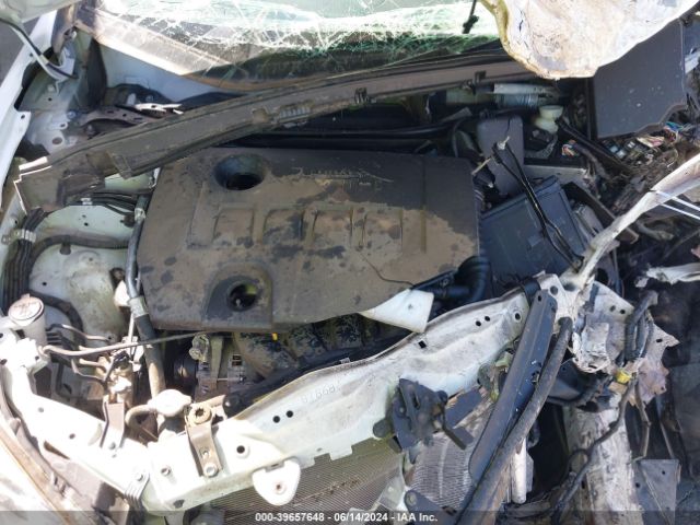 Photo 9 VIN: 2T1BURHE9JC059685 - TOYOTA COROLLA 