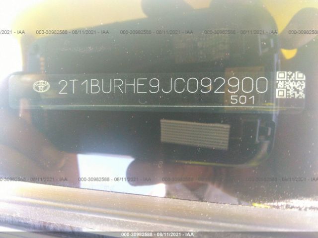 Photo 8 VIN: 2T1BURHE9JC092900 - TOYOTA COROLLA 