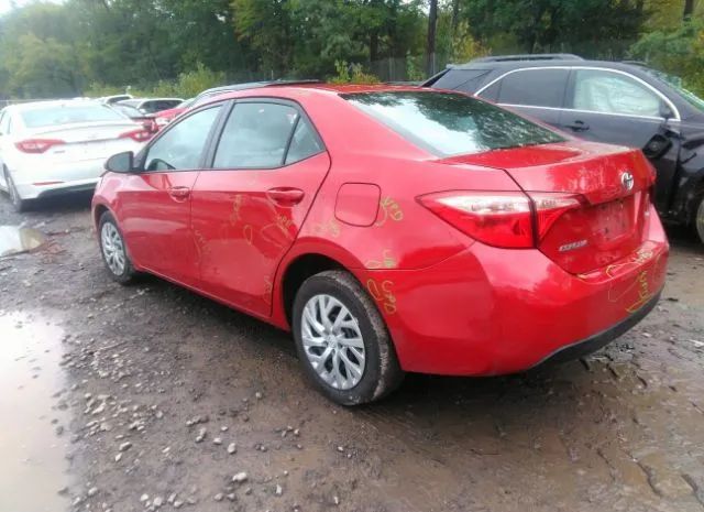 Photo 2 VIN: 2T1BURHE9JC117469 - TOYOTA COROLLA 