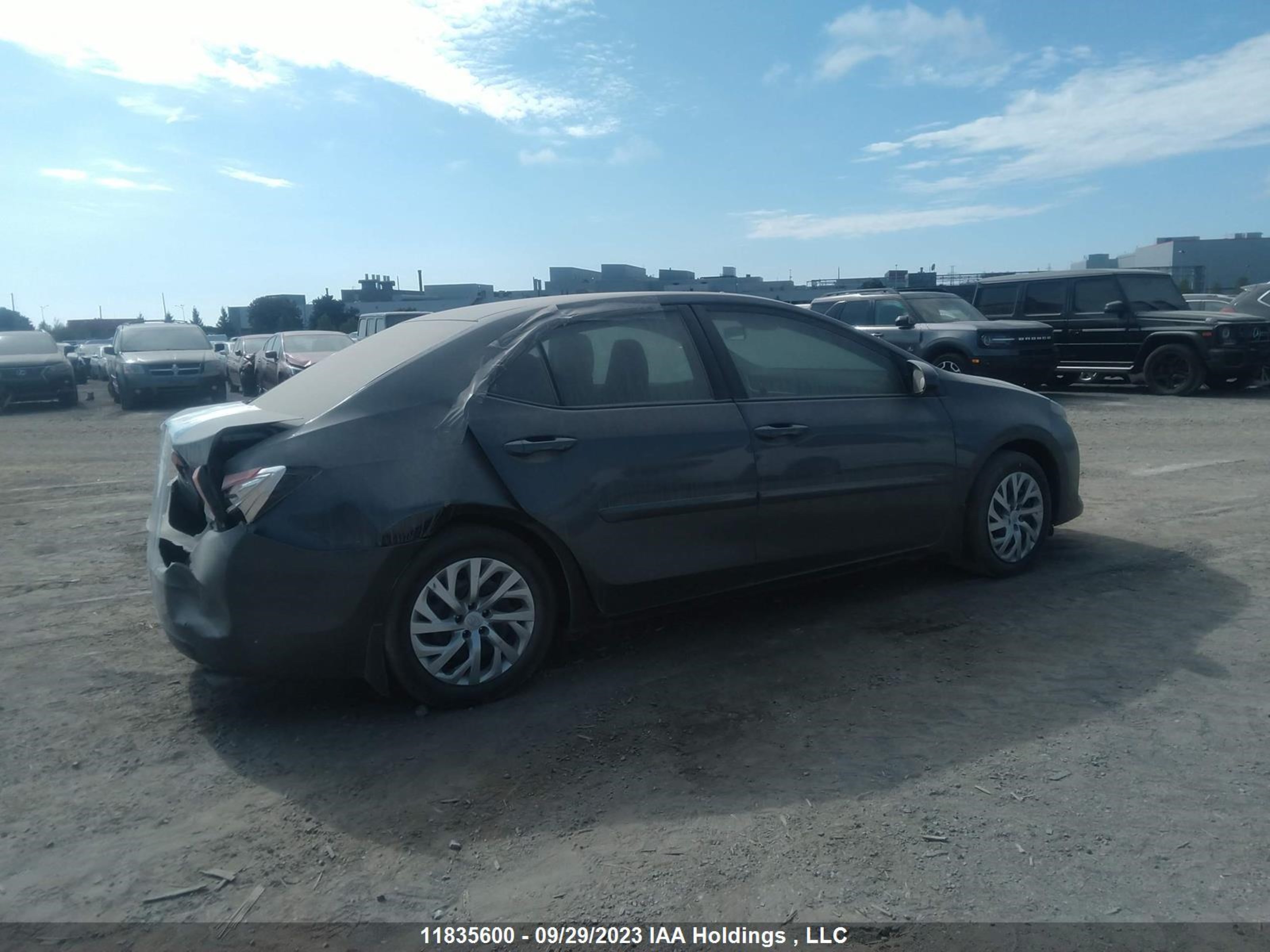 Photo 3 VIN: 2T1BURHE9KC245986 - TOYOTA COROLLA 