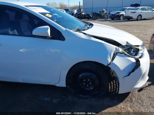 Photo 5 VIN: 2T1BURHEXFC308423 - TOYOTA COROLLA 