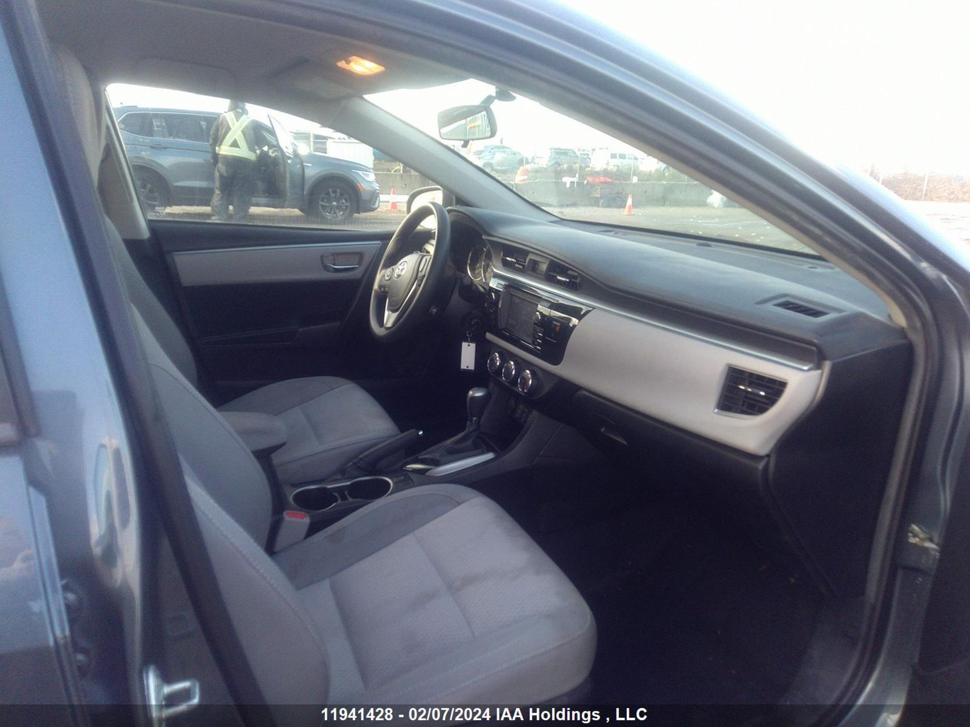 Photo 4 VIN: 2T1BURHEXFC321608 - TOYOTA COROLLA 