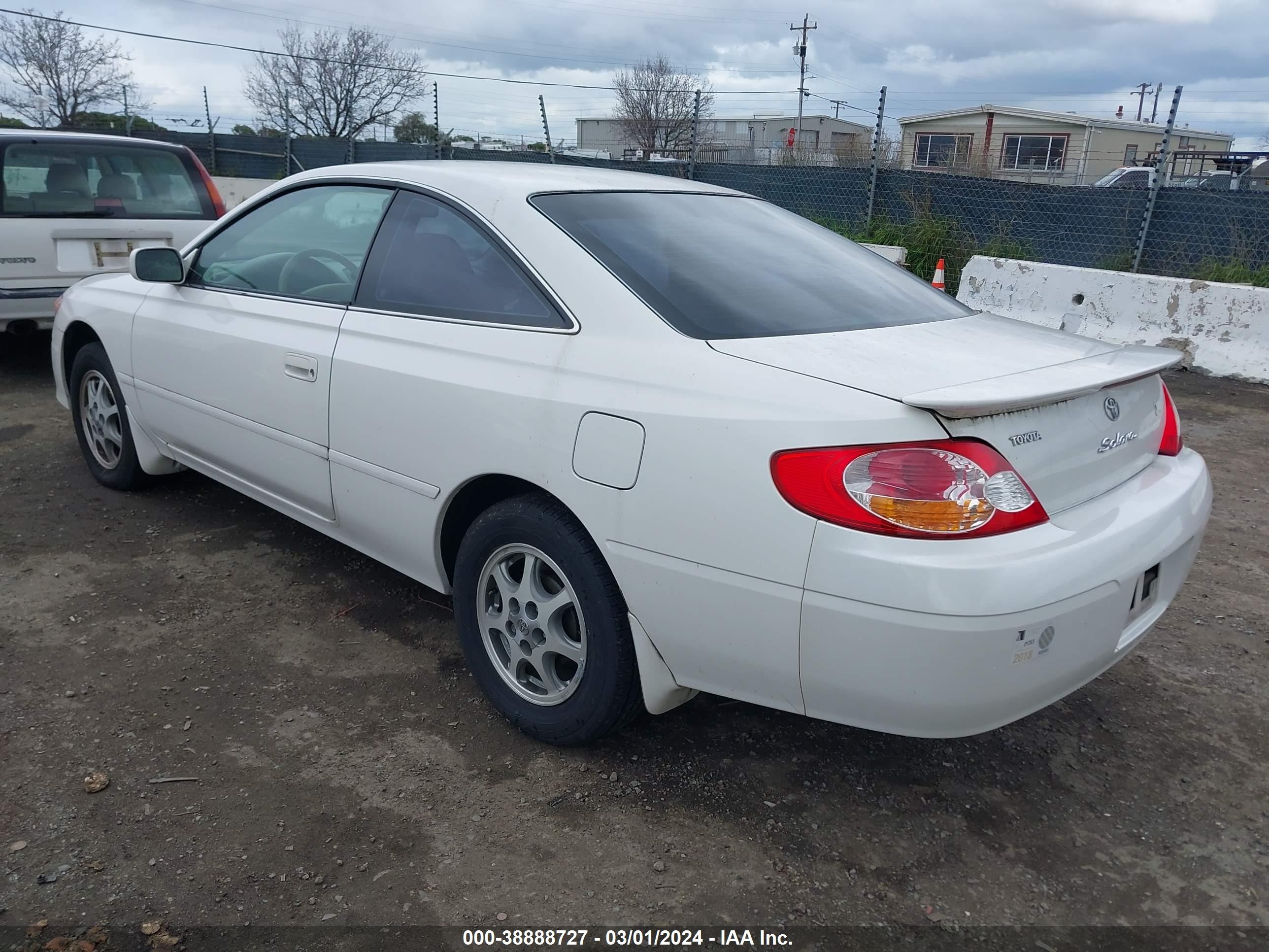 Photo 2 VIN: 2T1CE22P12C015037 - TOYOTA CAMRY SOLARA 