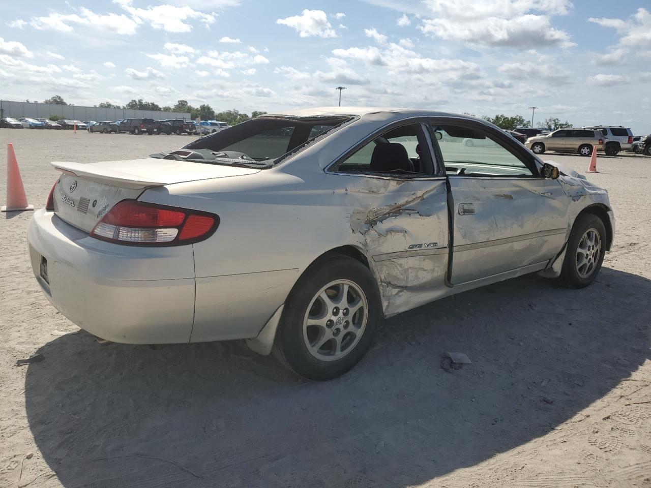 Photo 2 VIN: 2T1CF22P9XC123913 - TOYOTA CAMRY SOLARA 