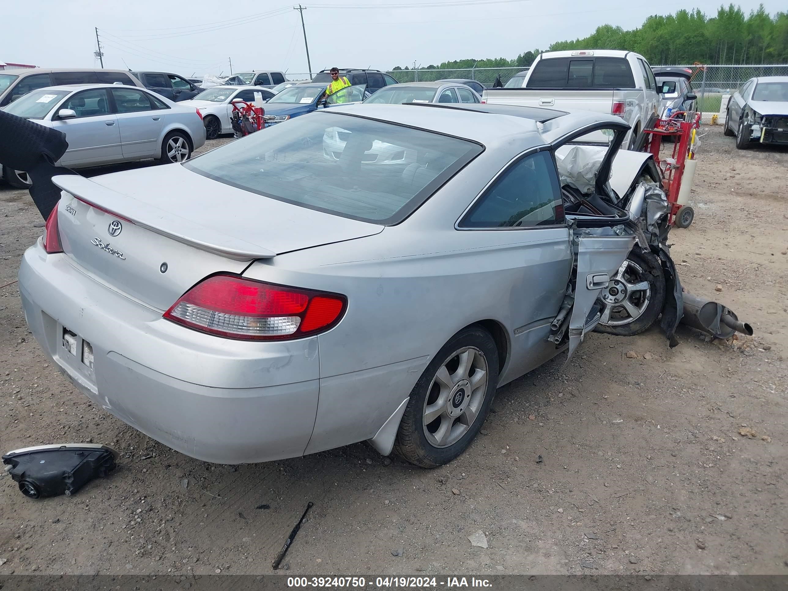 Photo 3 VIN: 2T1CF22P9XC141604 - TOYOTA CAMRY SOLARA 