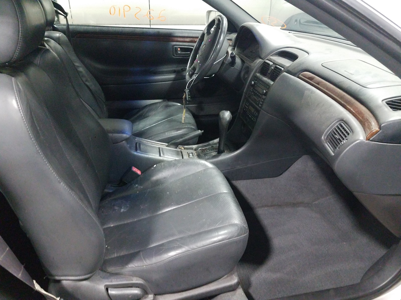 Photo 4 VIN: 2T1CF22P9YC262568 - TOYOTA SOLARA 