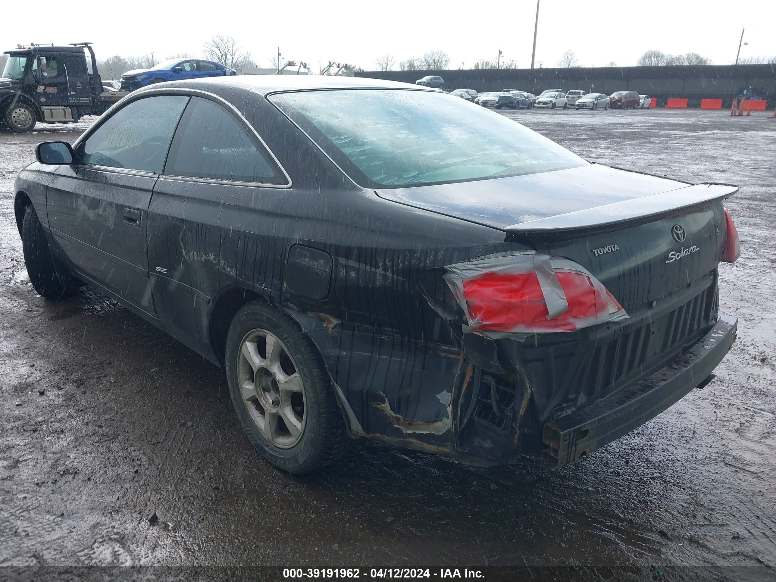 Photo 2 VIN: 2T1CF28P0YC290248 - TOYOTA CAMRY SOLARA 