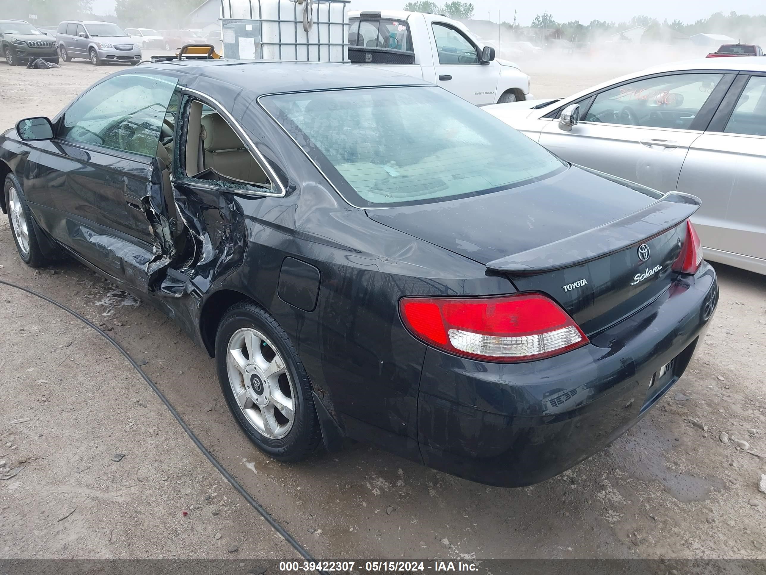 Photo 2 VIN: 2T1CF28P0YC384100 - TOYOTA CAMRY SOLARA 