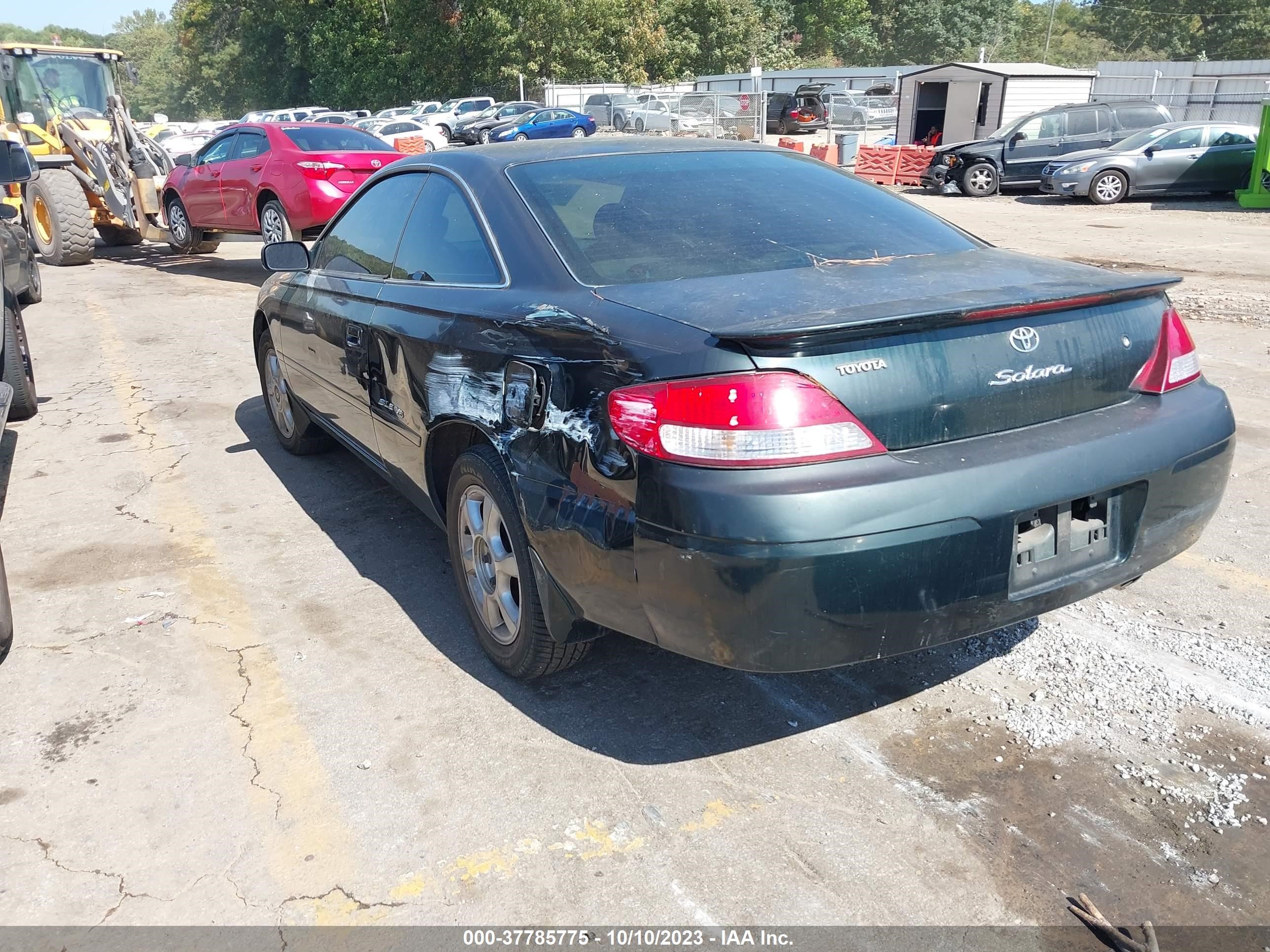 Photo 2 VIN: 2T1CF28P4YC380955 - TOYOTA CAMRY SOLARA 