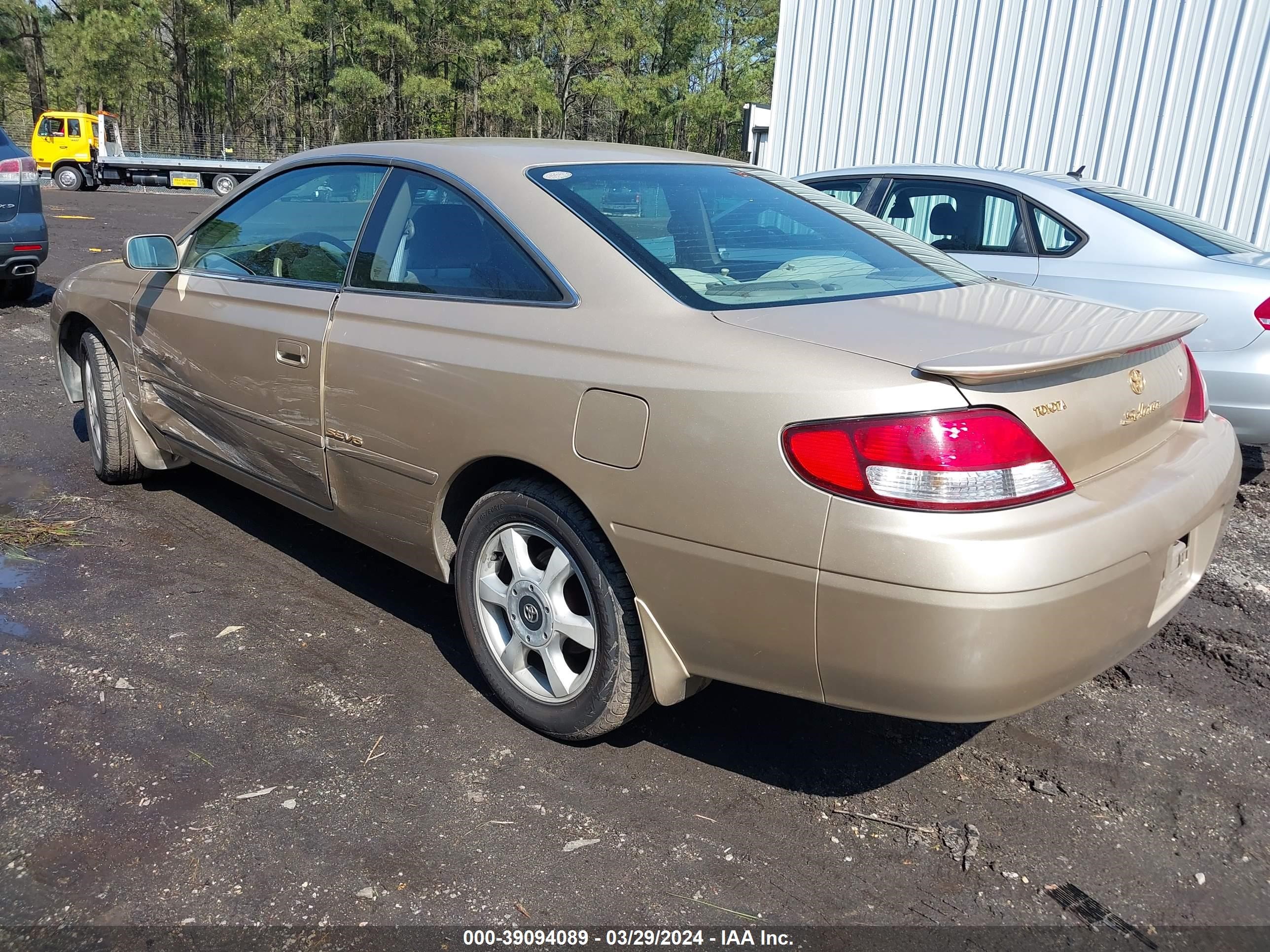 Photo 2 VIN: 2T1CF28P6YC295910 - TOYOTA CAMRY SOLARA 